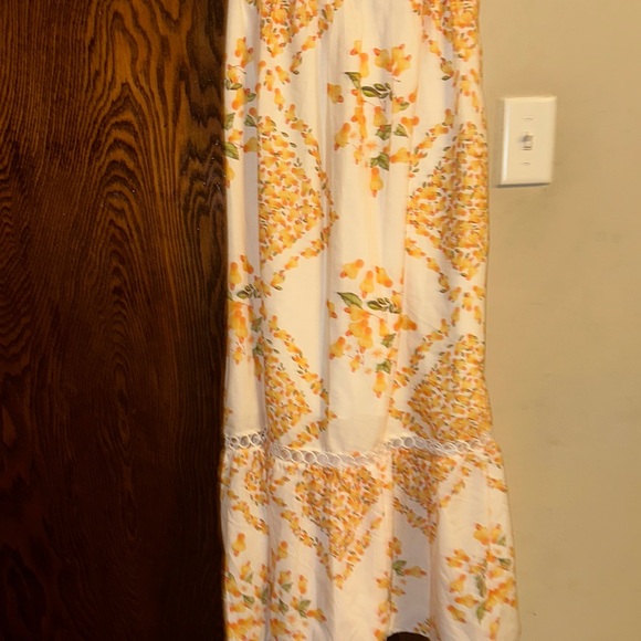 Beulah medium nwt Floral Yellow and White Summer Dress - Picture 7 of 8